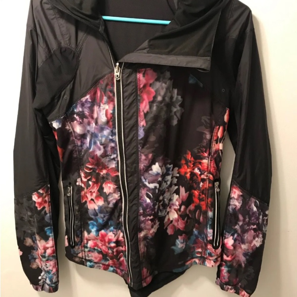 RARE! Lululemon Run Get Up And Glow Jacket Spring Has Sprung Multi Black Size 6